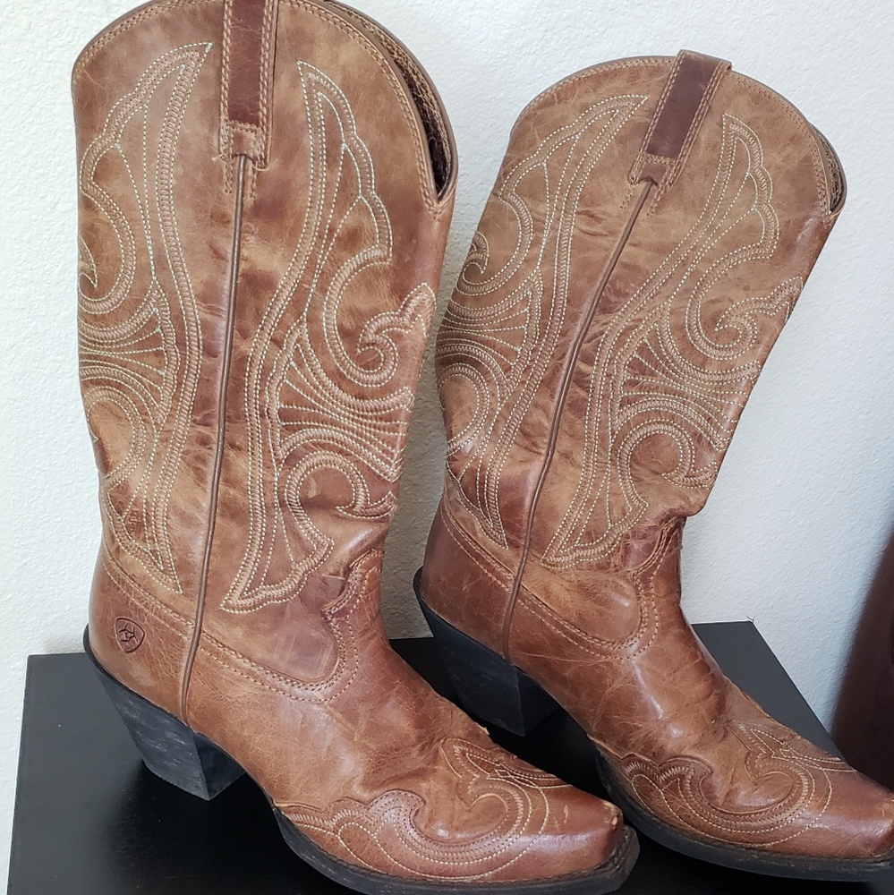 Arait cowboy boots